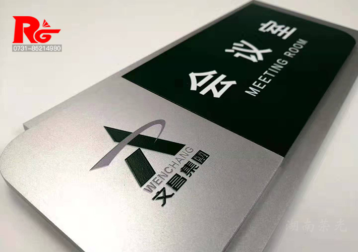 �LɳUV���R��