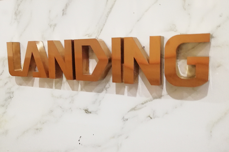 �L(zh��ng)ɳ���P����w��